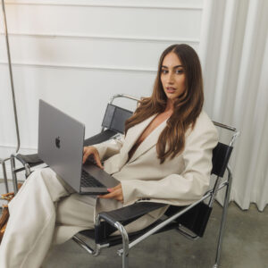 1:1 Coaching with Jess Marie – Co-Owner of Circles of Hair & Salon Growth Strategist
